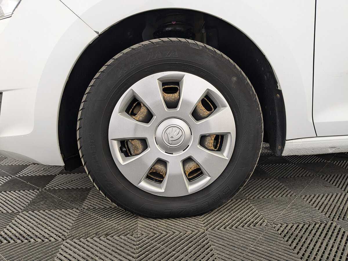 Купить Skoda Rapid с пробегом. Фото: #11