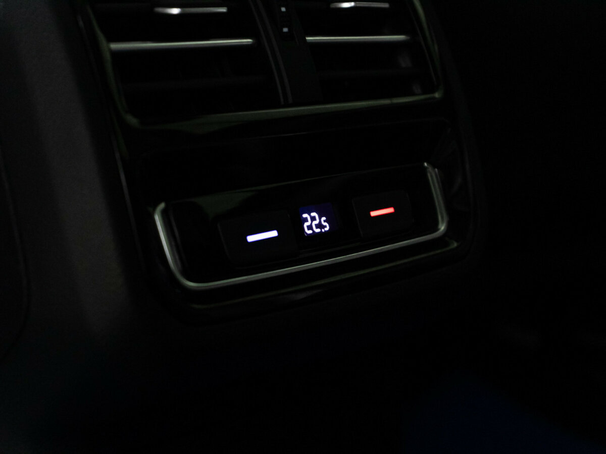 Купить Volkswagen Passat с пробегом. Фото: #17