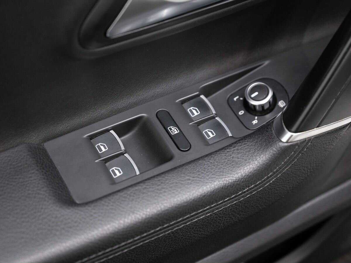 Купить Volkswagen Passat CC с пробегом. Фото: #17