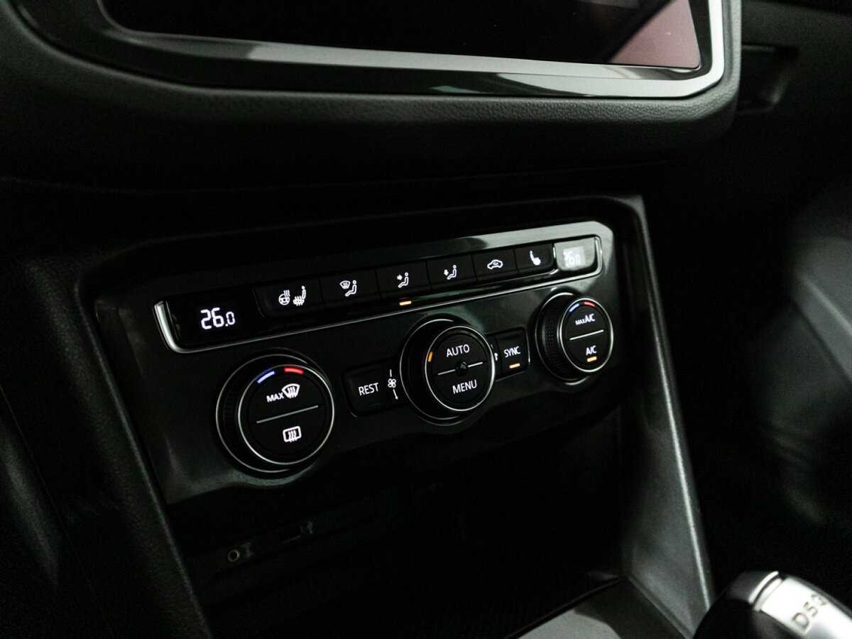 Купить Volkswagen Tiguan с пробегом. Фото: #19