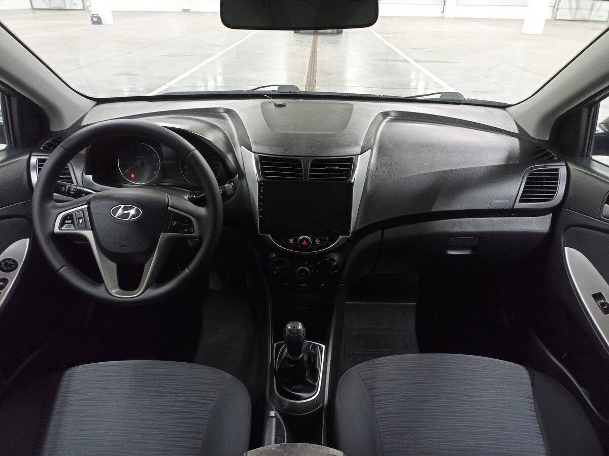 Купить Hyundai Solaris с пробегом. Фото: #13