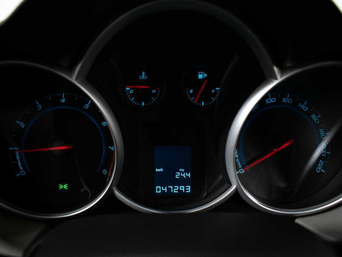 Купить Chevrolet Cruze с пробегом. Фото: #10
