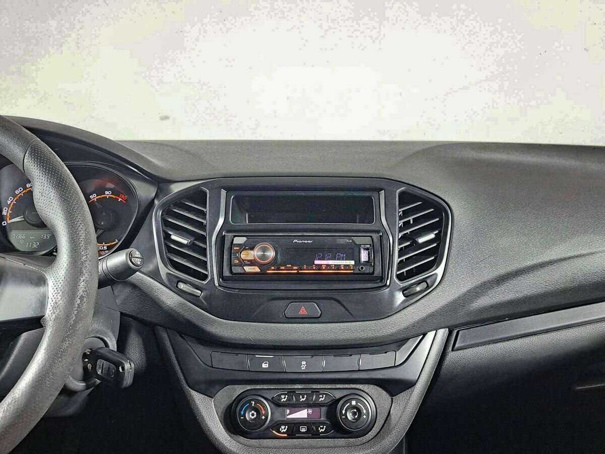 Купить Lada (ВАЗ) Vesta с пробегом. Фото: #10