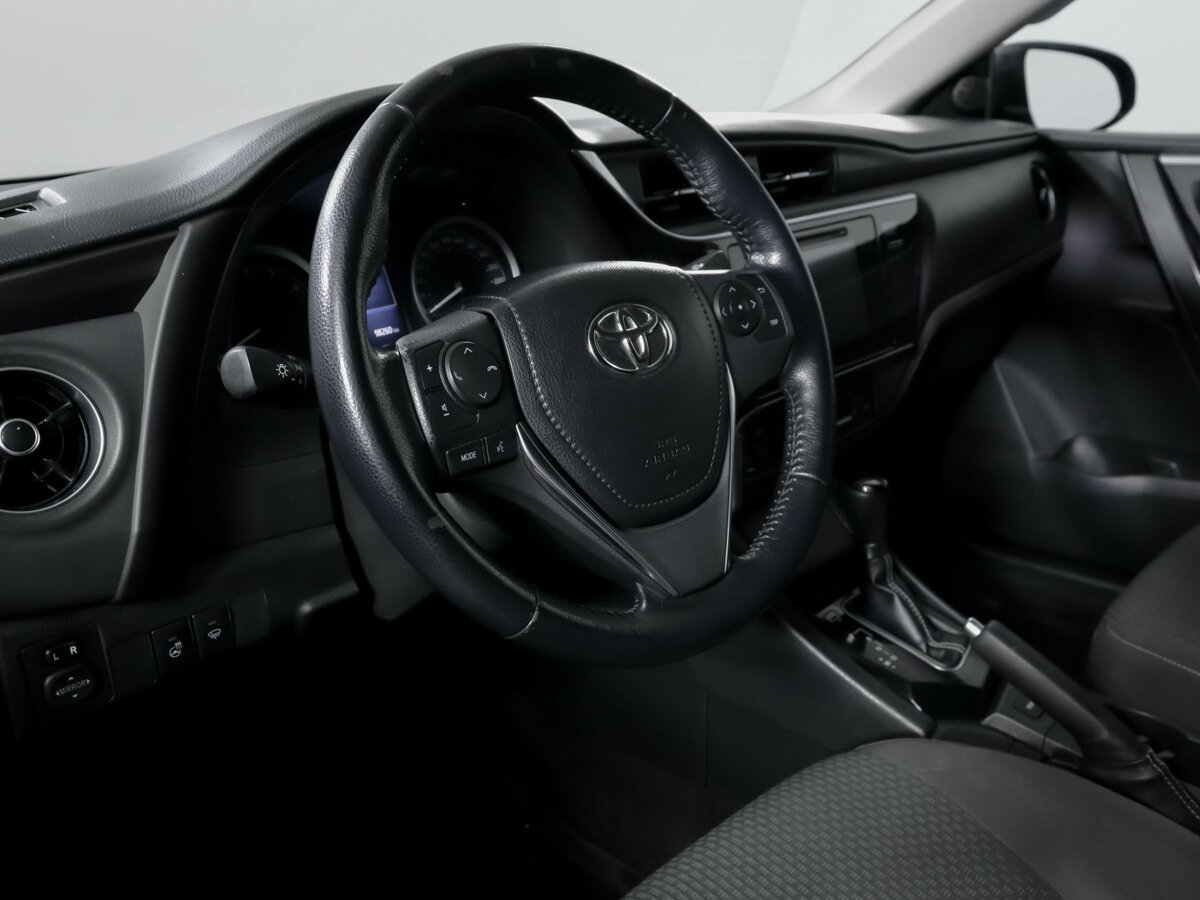 Купить Toyota Corolla с пробегом. Фото: #10