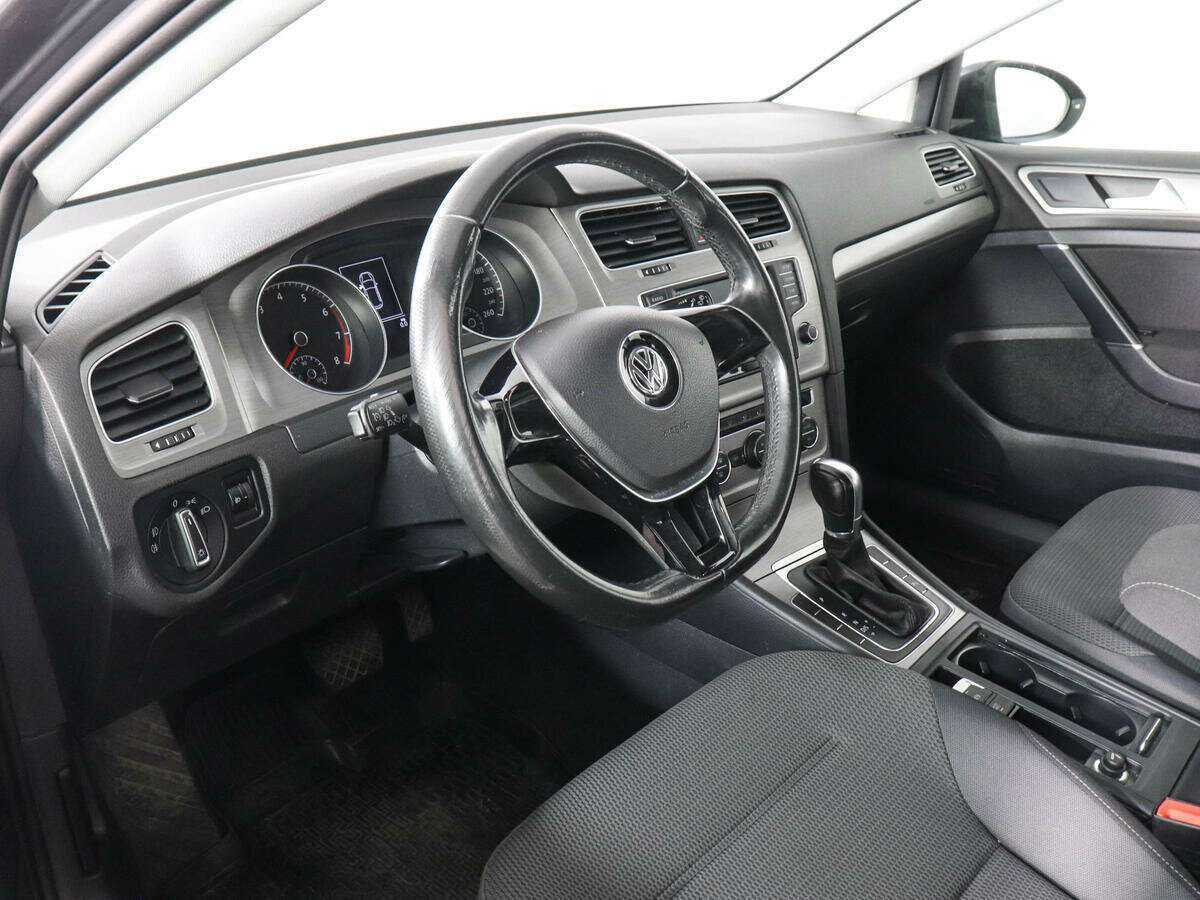 Купить Volkswagen Golf с пробегом. Фото: #8
