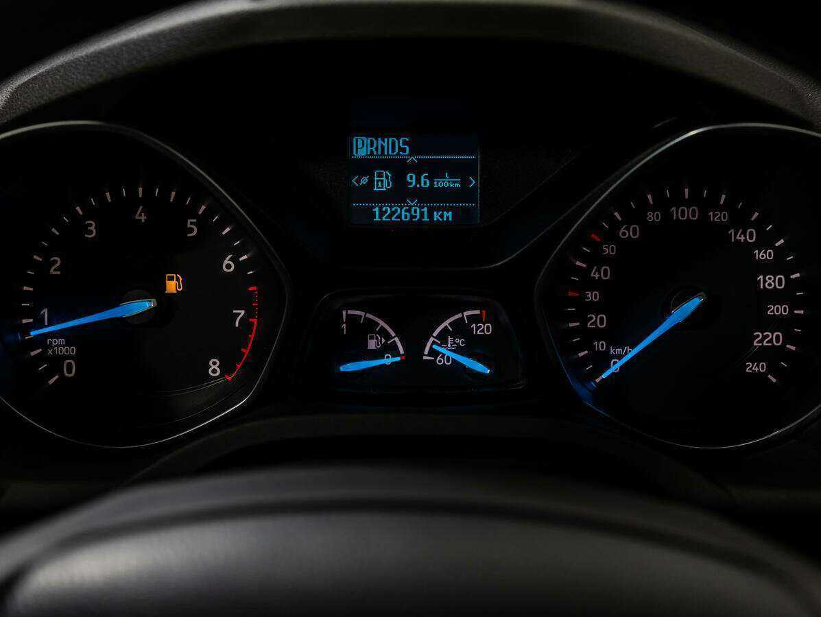 Купить Ford Kuga с пробегом. Фото: #9