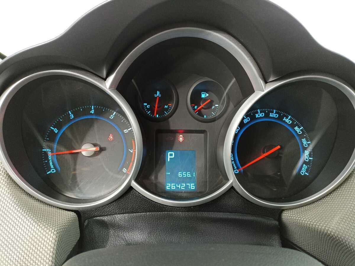 Купить Chevrolet Cruze с пробегом. Фото: #12