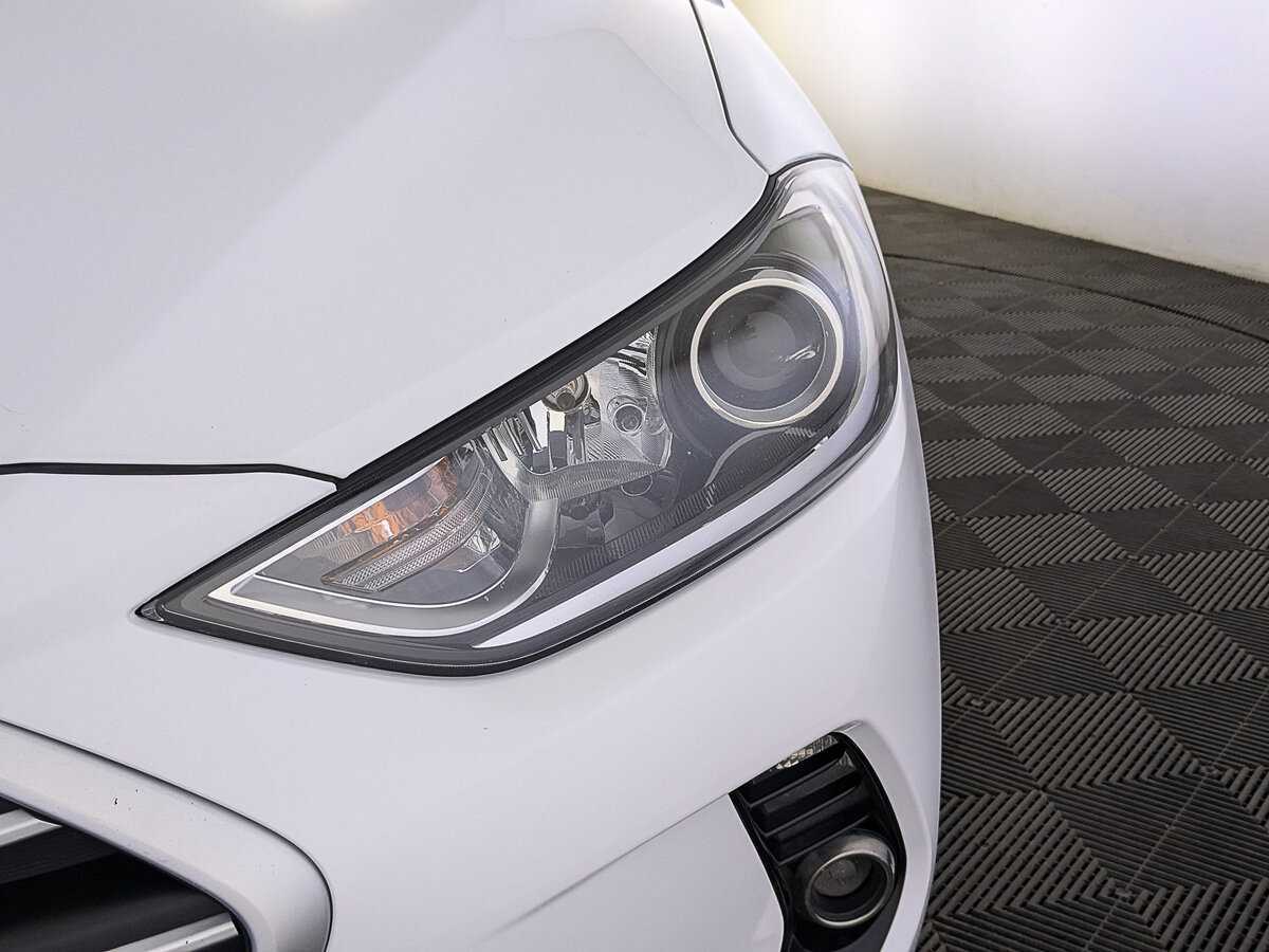 Купить Hyundai Elantra с пробегом. Фото: #10