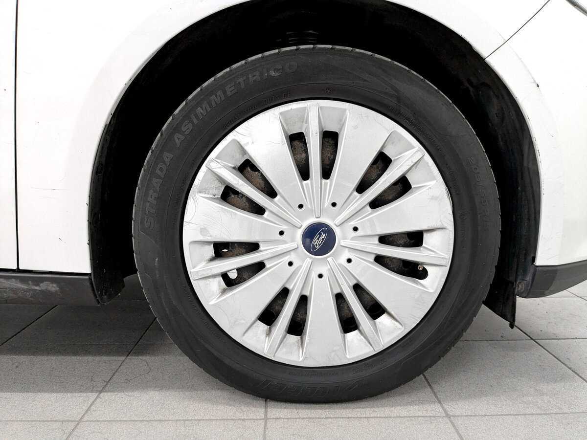 Купить Ford Focus с пробегом. Фото: #17