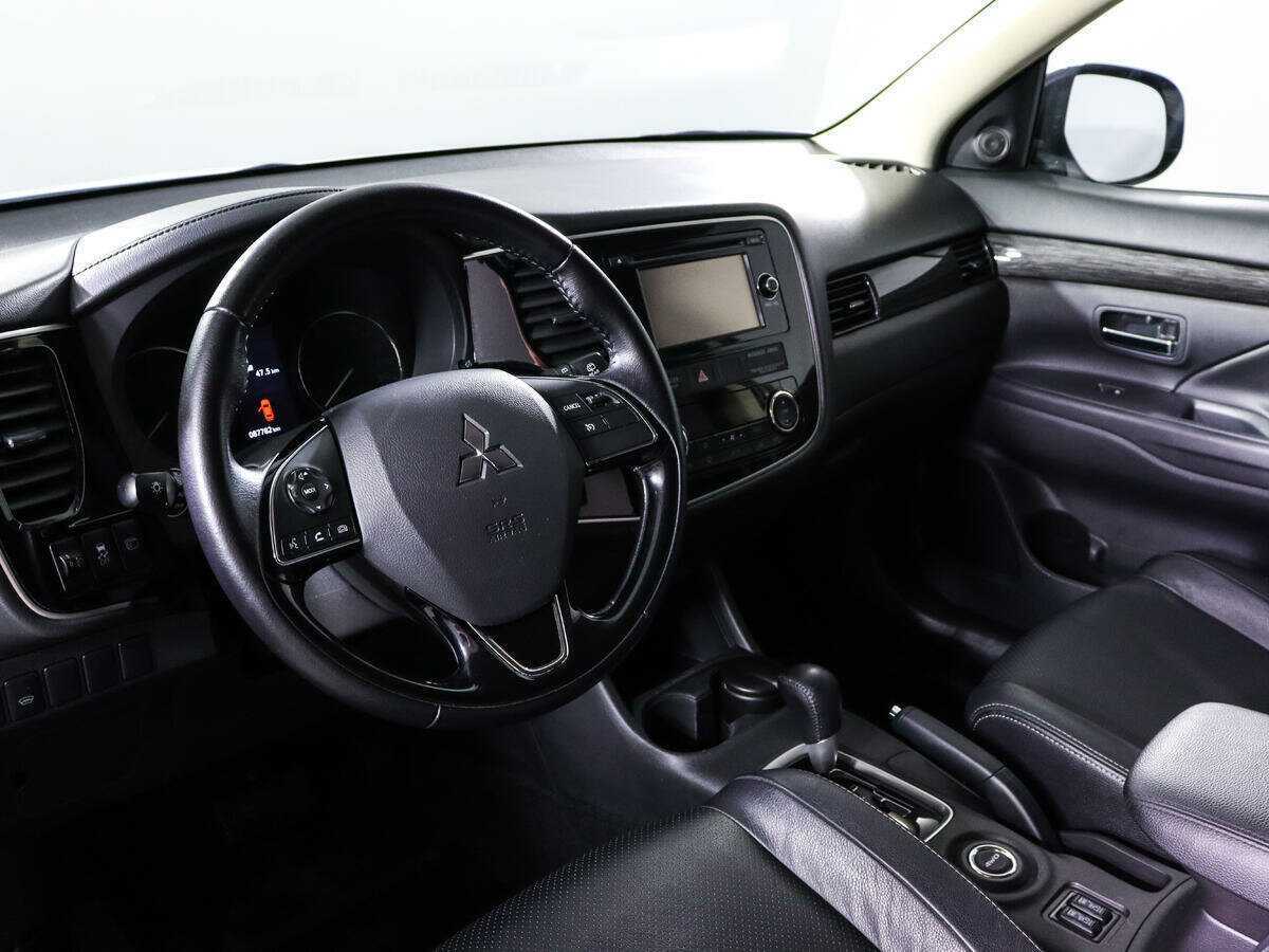 Купить Mitsubishi Outlander с пробегом. Фото: #12