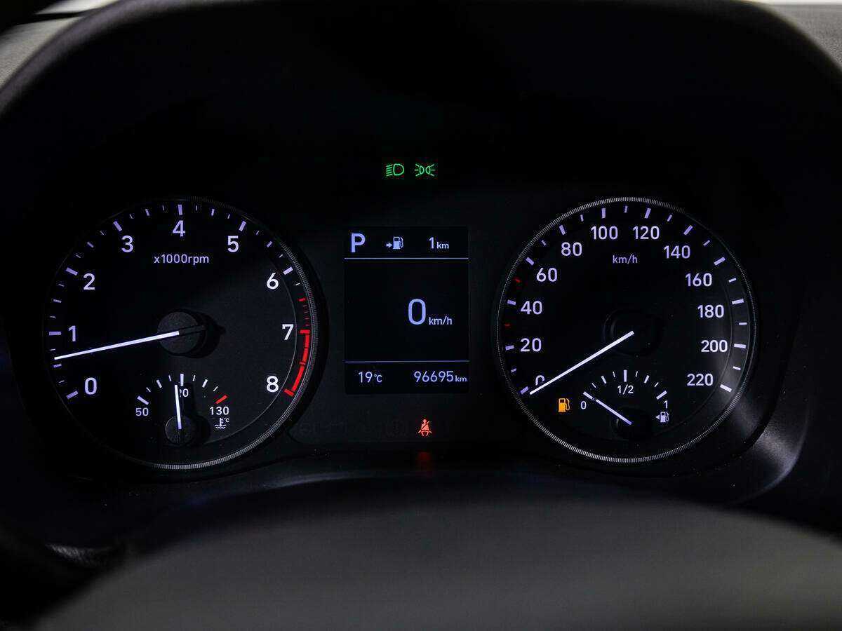 Купить Hyundai Solaris с пробегом. Фото: #11