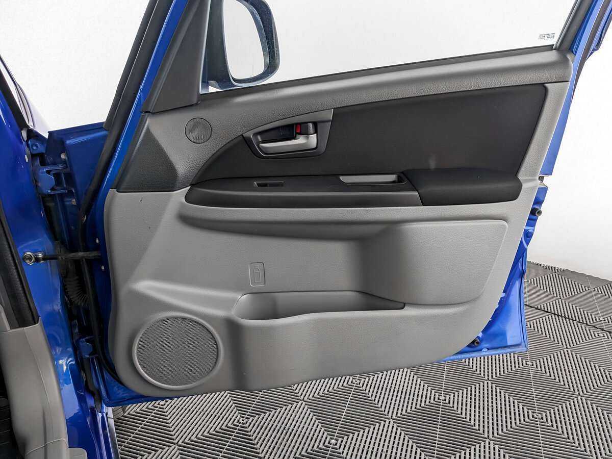 Купить Suzuki SX4 с пробегом. Фото: #19