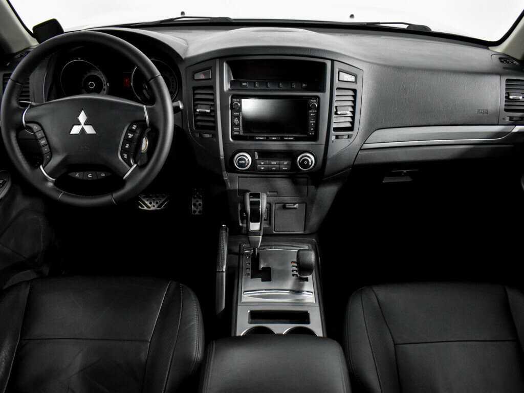 Купить Mitsubishi Pajero с пробегом. Фото: #15