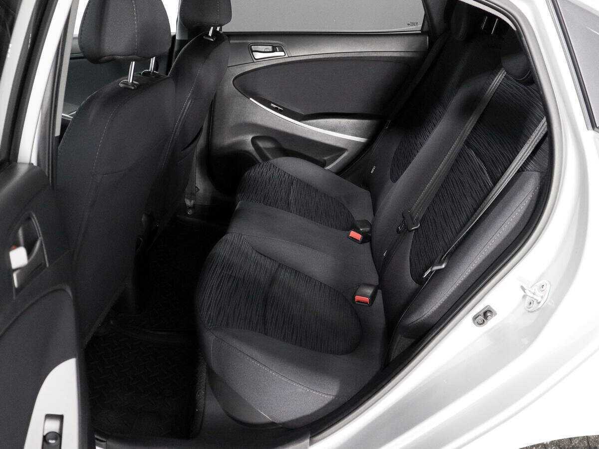 Купить Hyundai Solaris с пробегом. Фото: #9