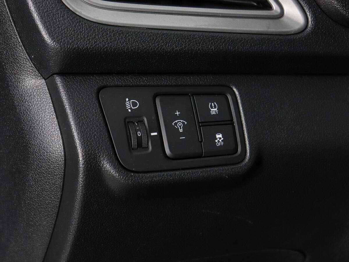 Купить Hyundai Solaris с пробегом. Фото: #9