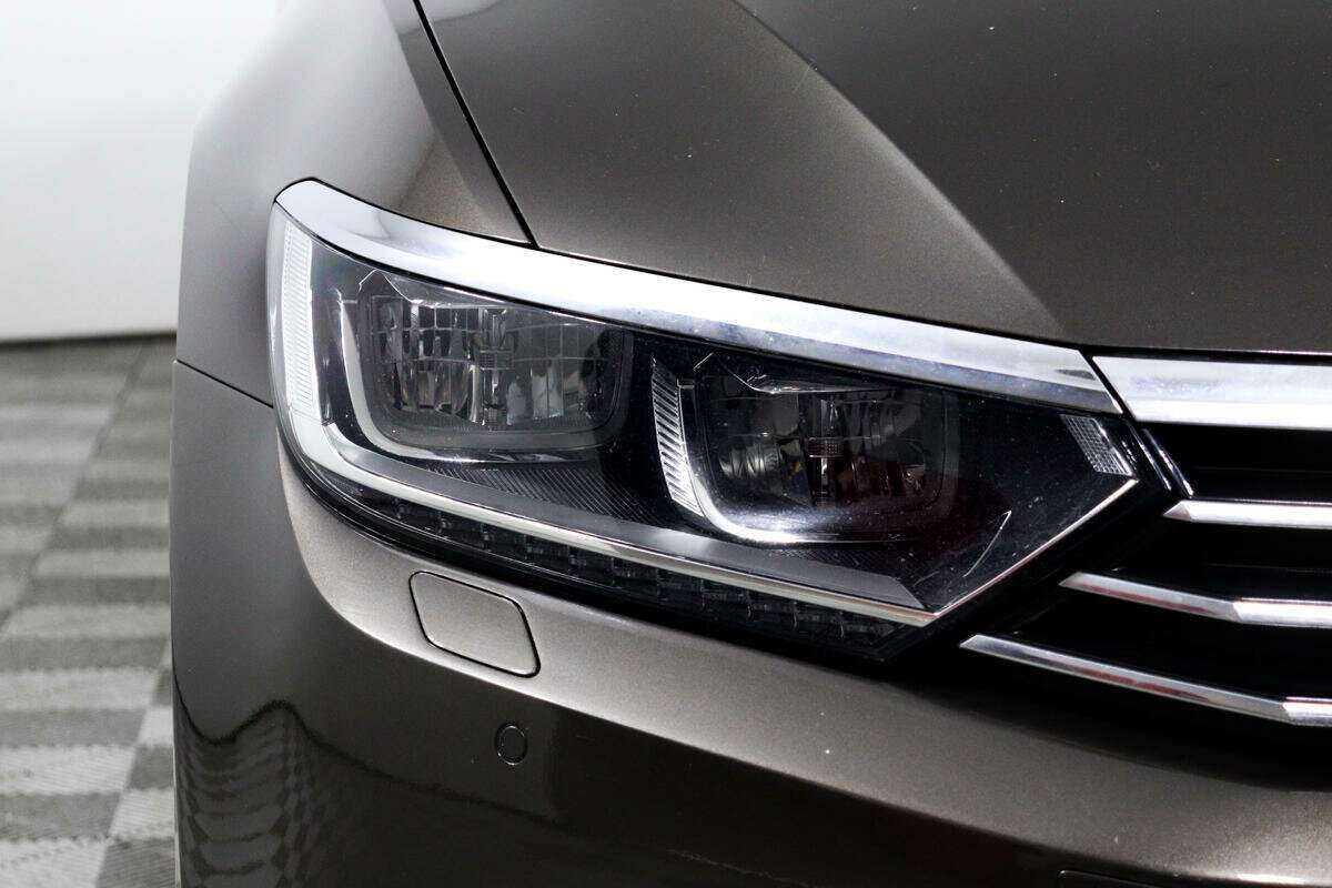 Купить Volkswagen Passat с пробегом. Фото: #14