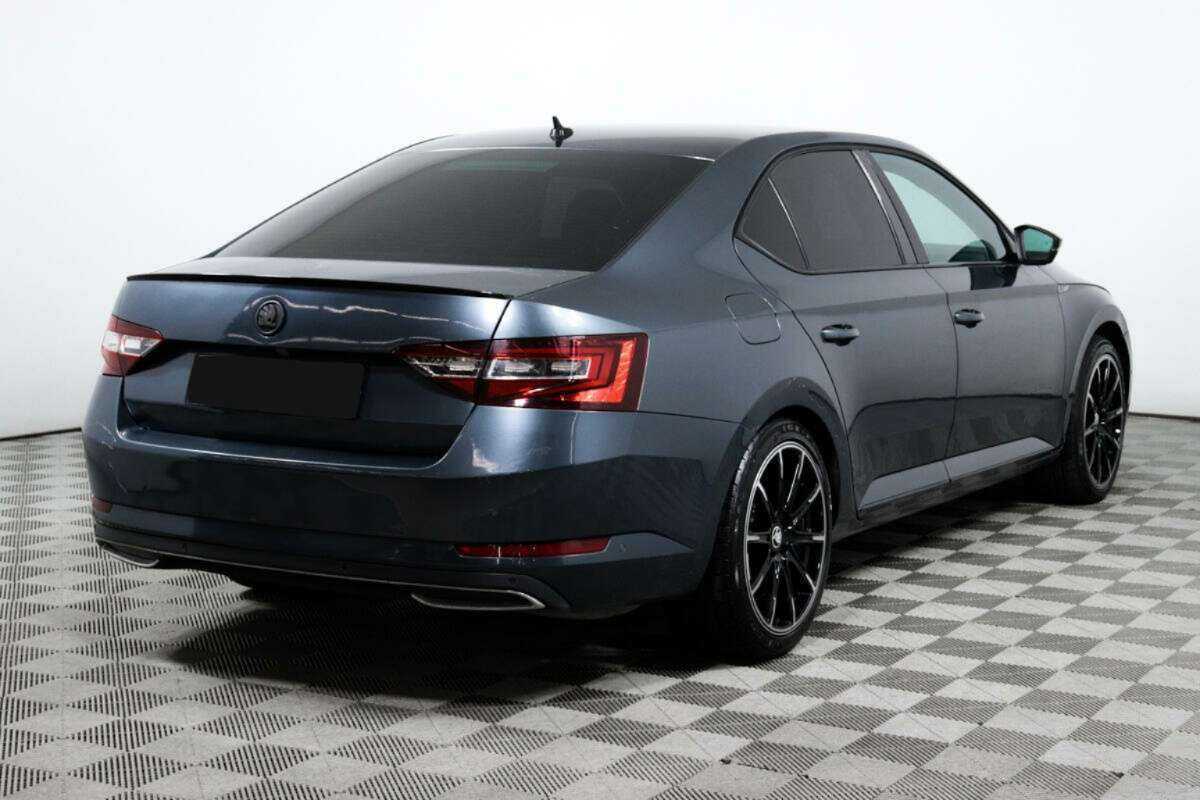 Купить Skoda Superb с пробегом. Фото: #4