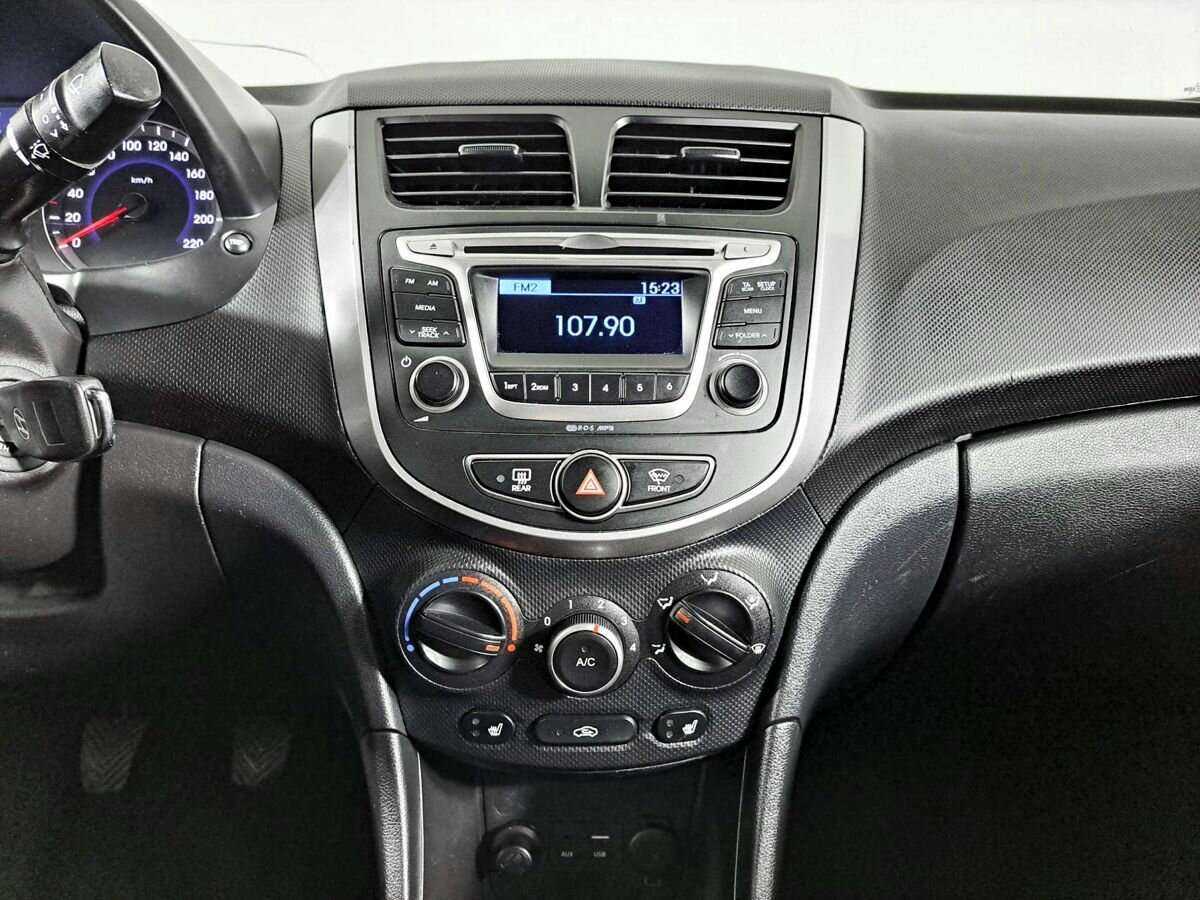 Купить Hyundai Solaris с пробегом. Фото: #10