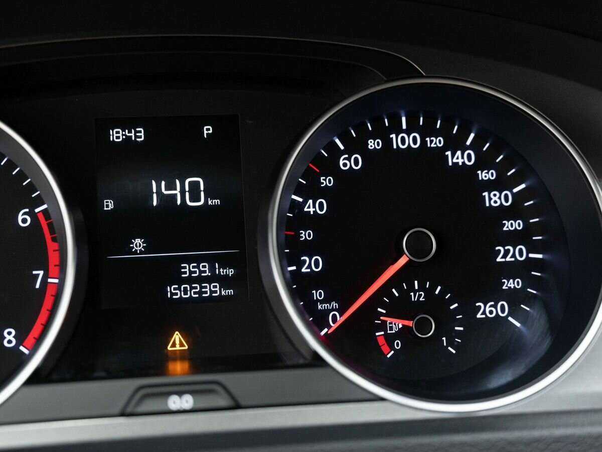 Купить Volkswagen Golf с пробегом. Фото: #16