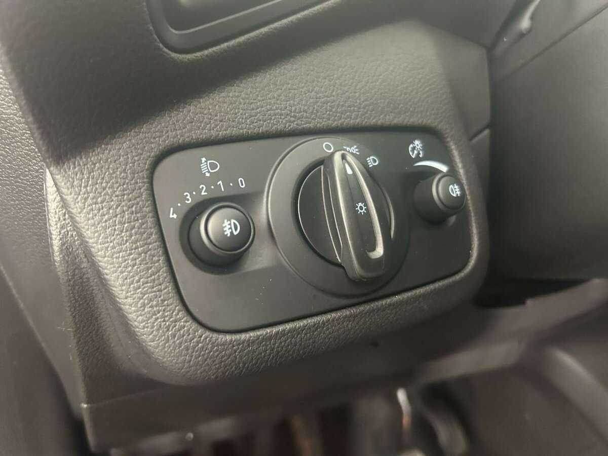 Купить Ford Kuga с пробегом. Фото: #8