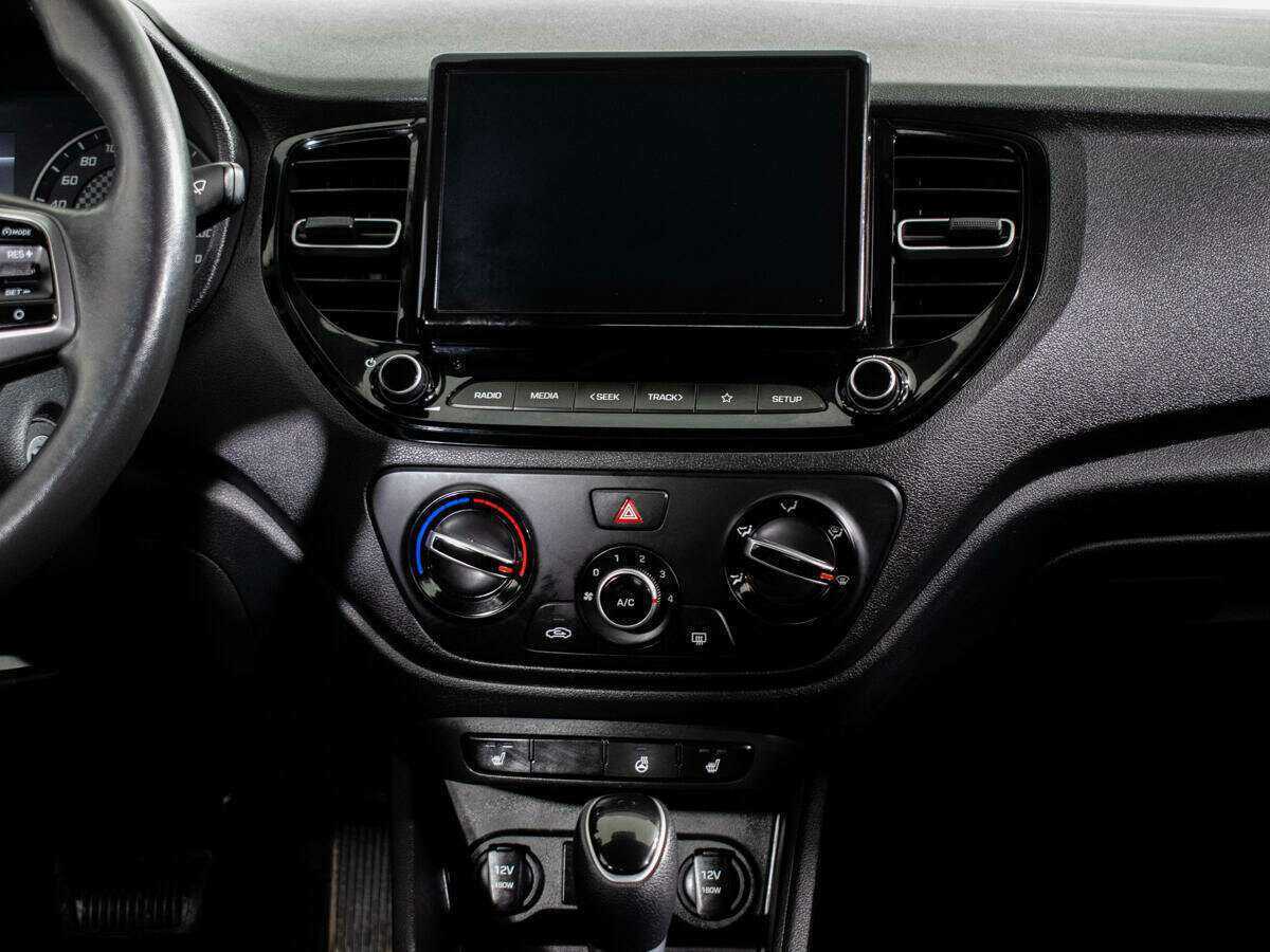 Купить Hyundai Solaris с пробегом. Фото: #9