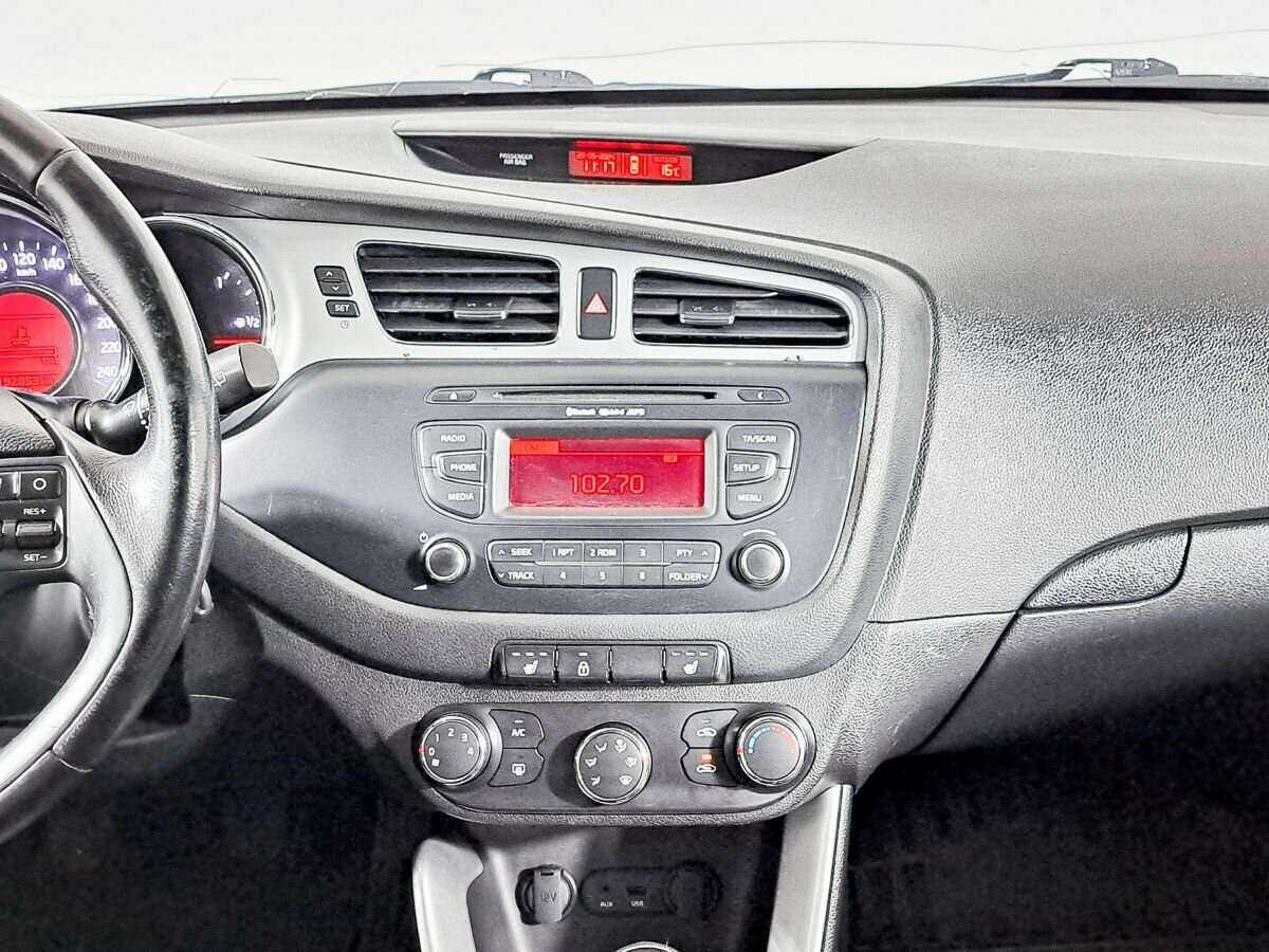 Купить Kia Ceed с пробегом. Фото: #10