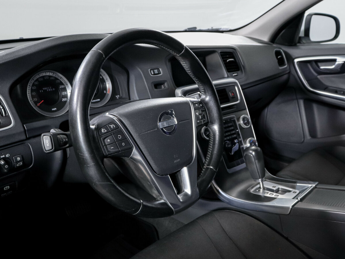 Купить Volvo S60 с пробегом. Фото: #12