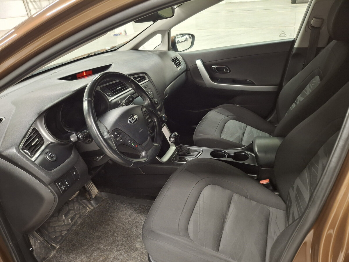 Купить Kia Ceed с пробегом. Фото: #14