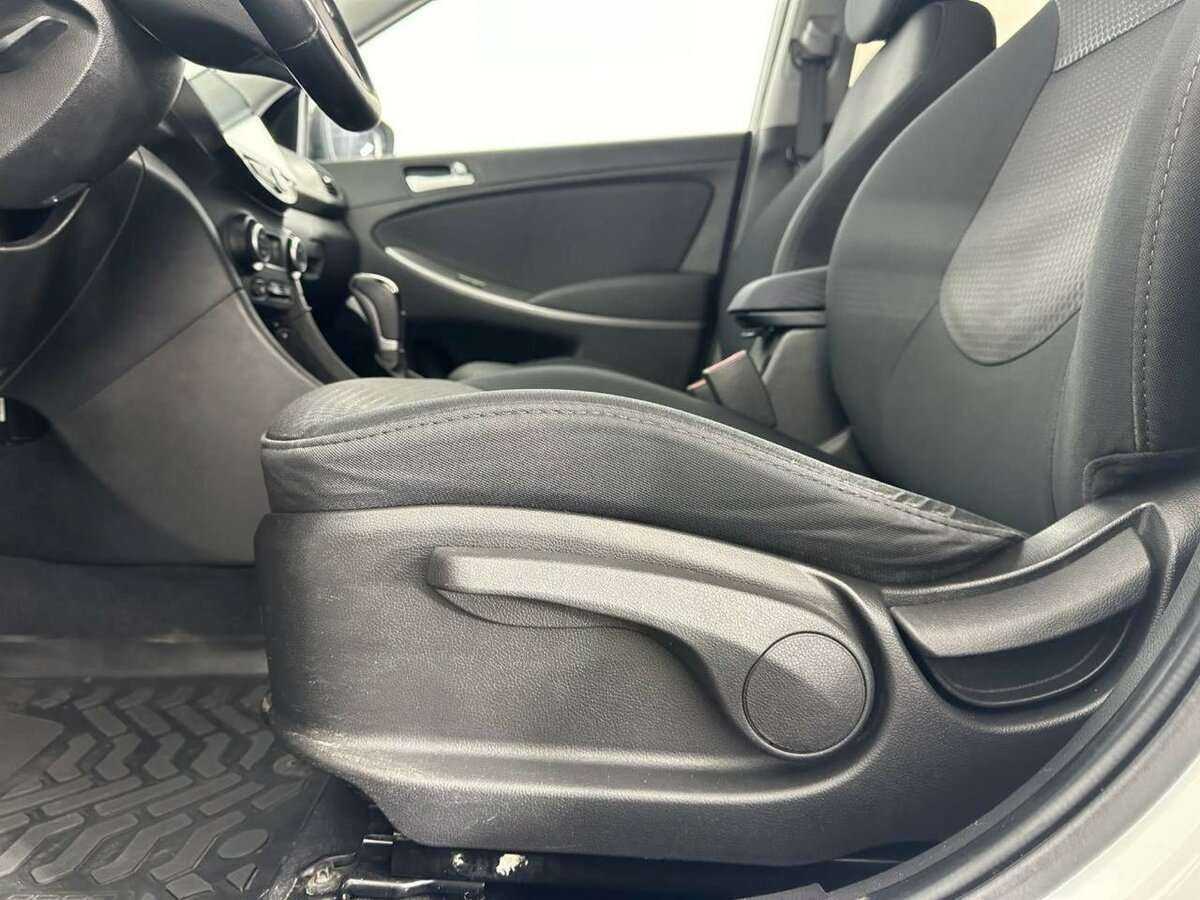 Купить Hyundai Solaris с пробегом. Фото: #9