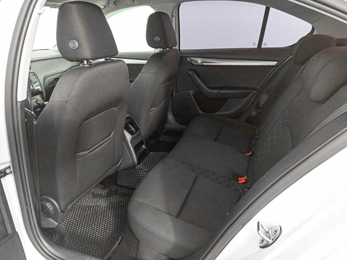 Купить Skoda Octavia с пробегом. Фото: #9