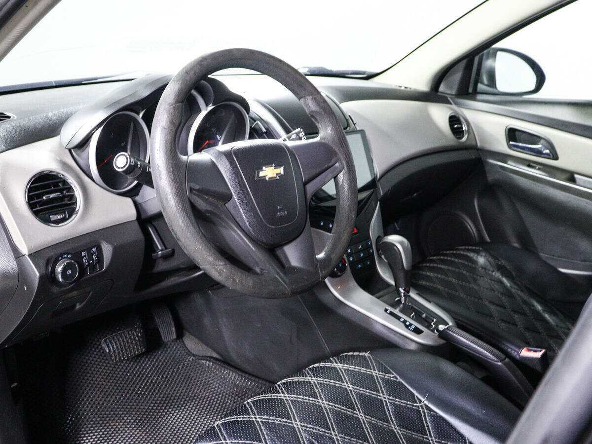 Купить Chevrolet Cruze с пробегом. Фото: #11
