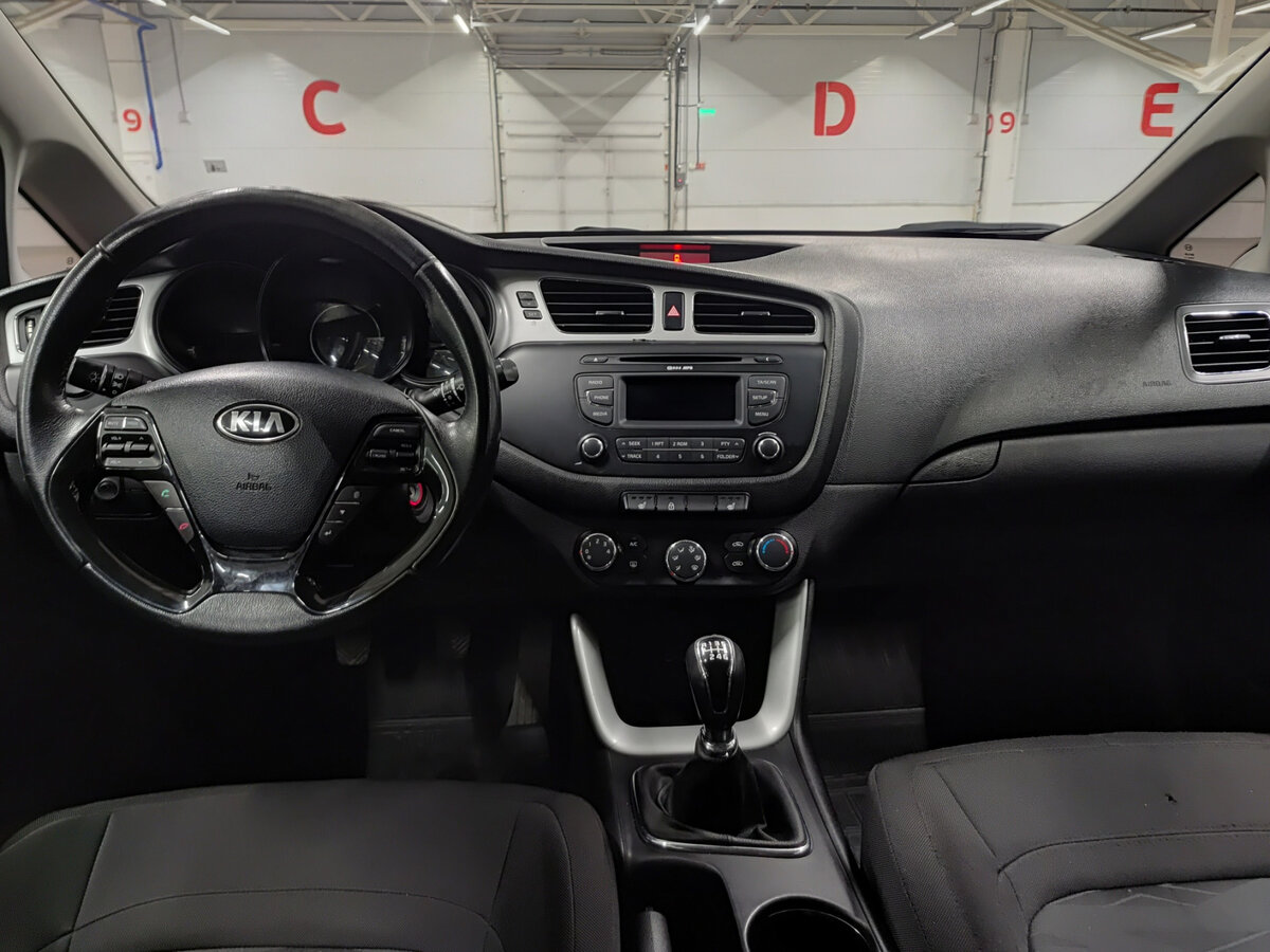 Купить Kia Ceed с пробегом. Фото: #12