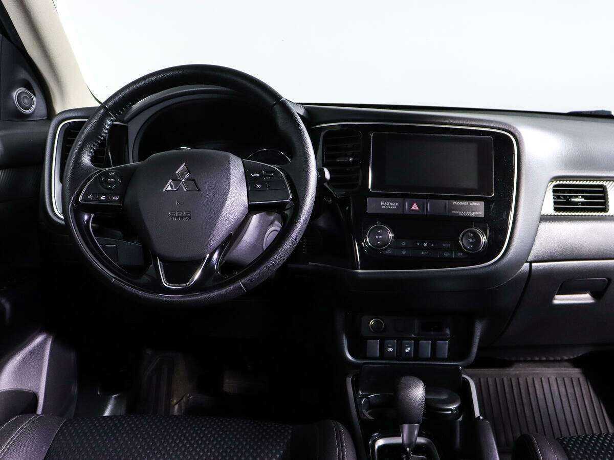 Купить Mitsubishi Outlander с пробегом. Фото: #11