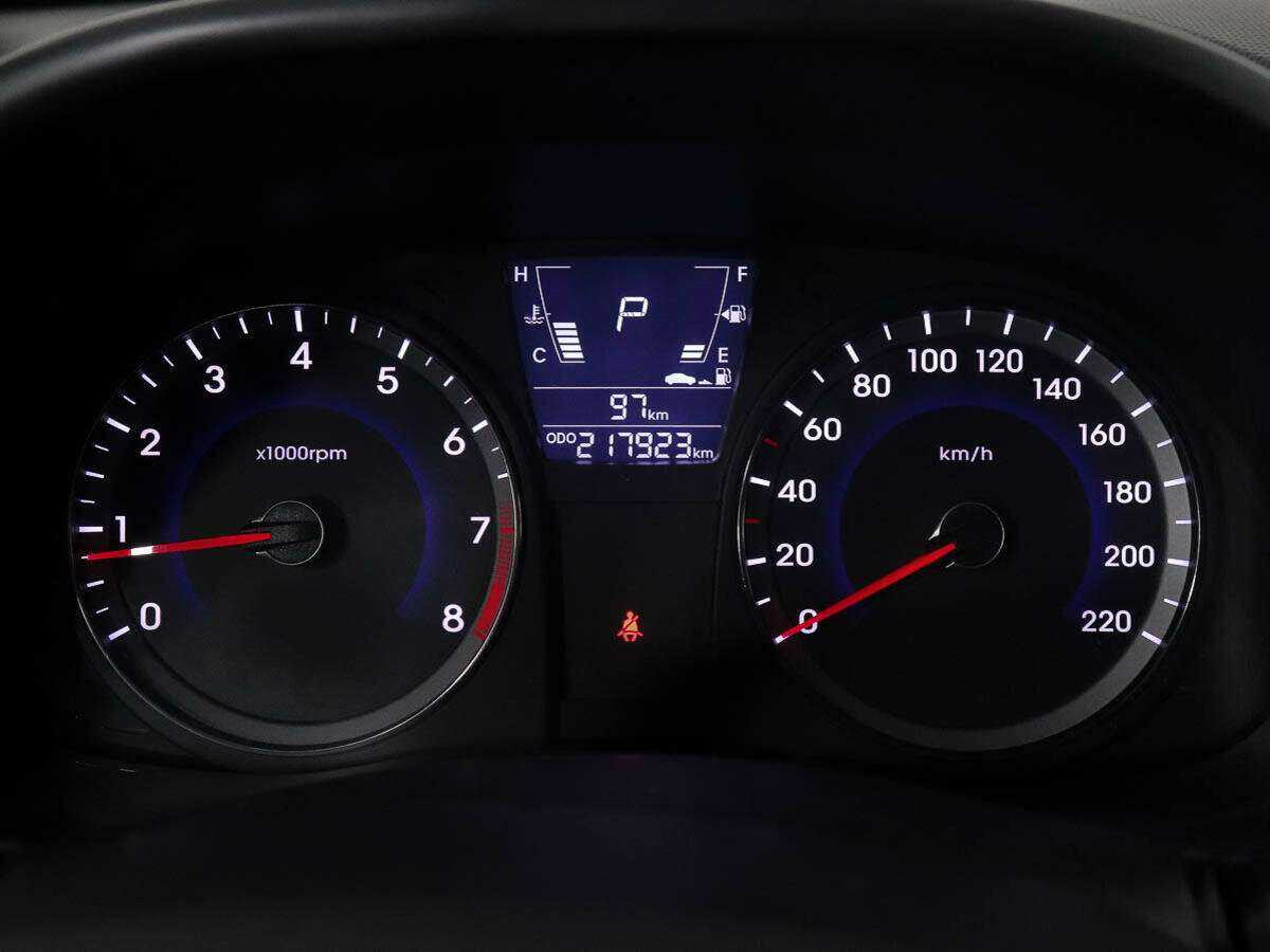 Купить Hyundai Solaris с пробегом. Фото: #8