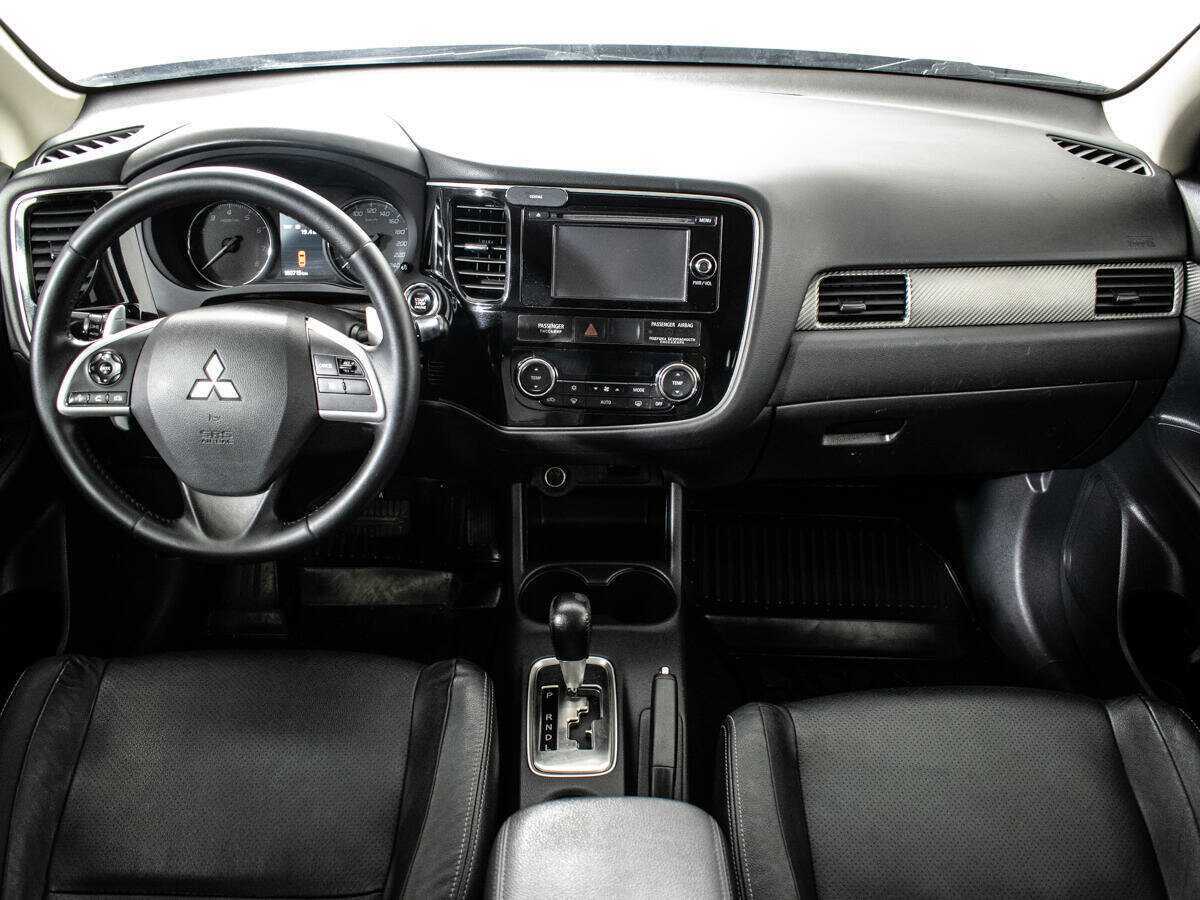 Купить Mitsubishi Outlander с пробегом. Фото: #10