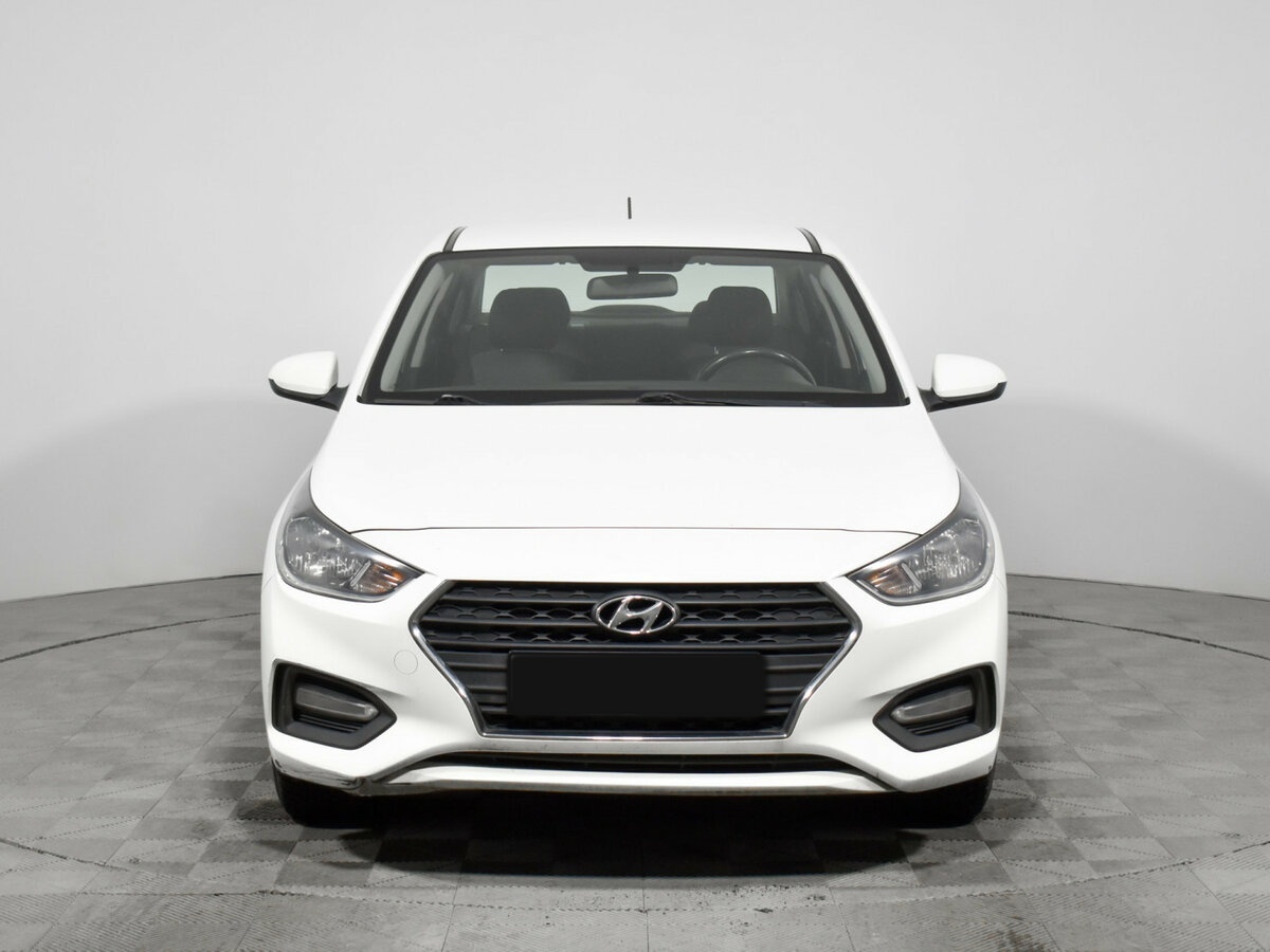 Купить Hyundai Solaris с пробегом. Фото: #1
