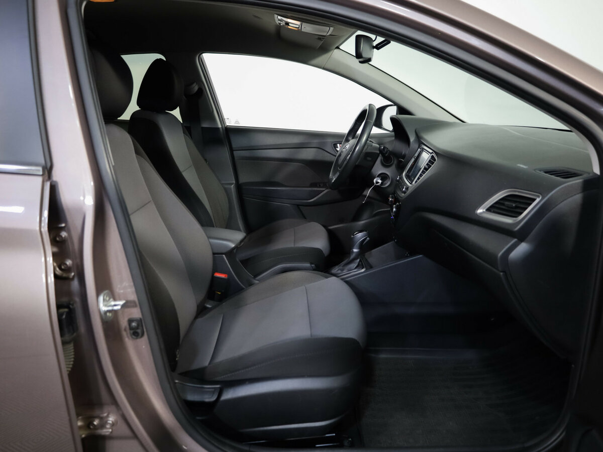 Купить Hyundai Solaris с пробегом. Фото: #18