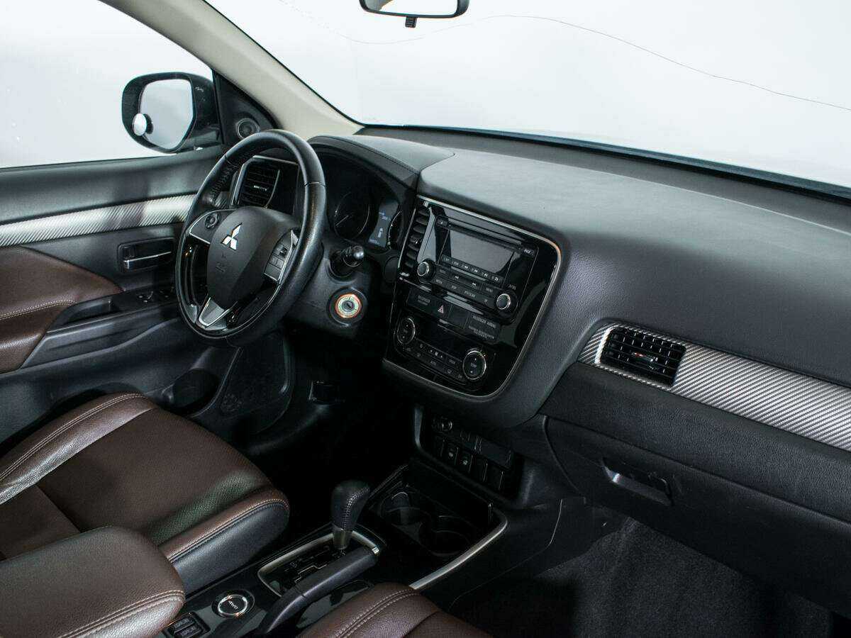 Купить Mitsubishi Outlander с пробегом. Фото: #7