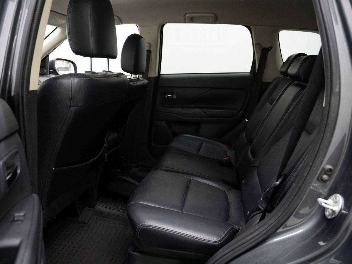 Купить Mitsubishi Outlander с пробегом. Фото: #8
