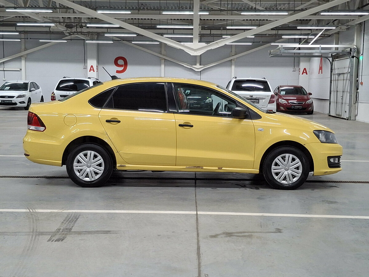Купить Volkswagen Polo с пробегом. Фото: #3