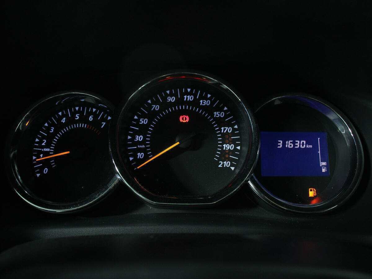 Купить Renault Sandero с пробегом. Фото: #8