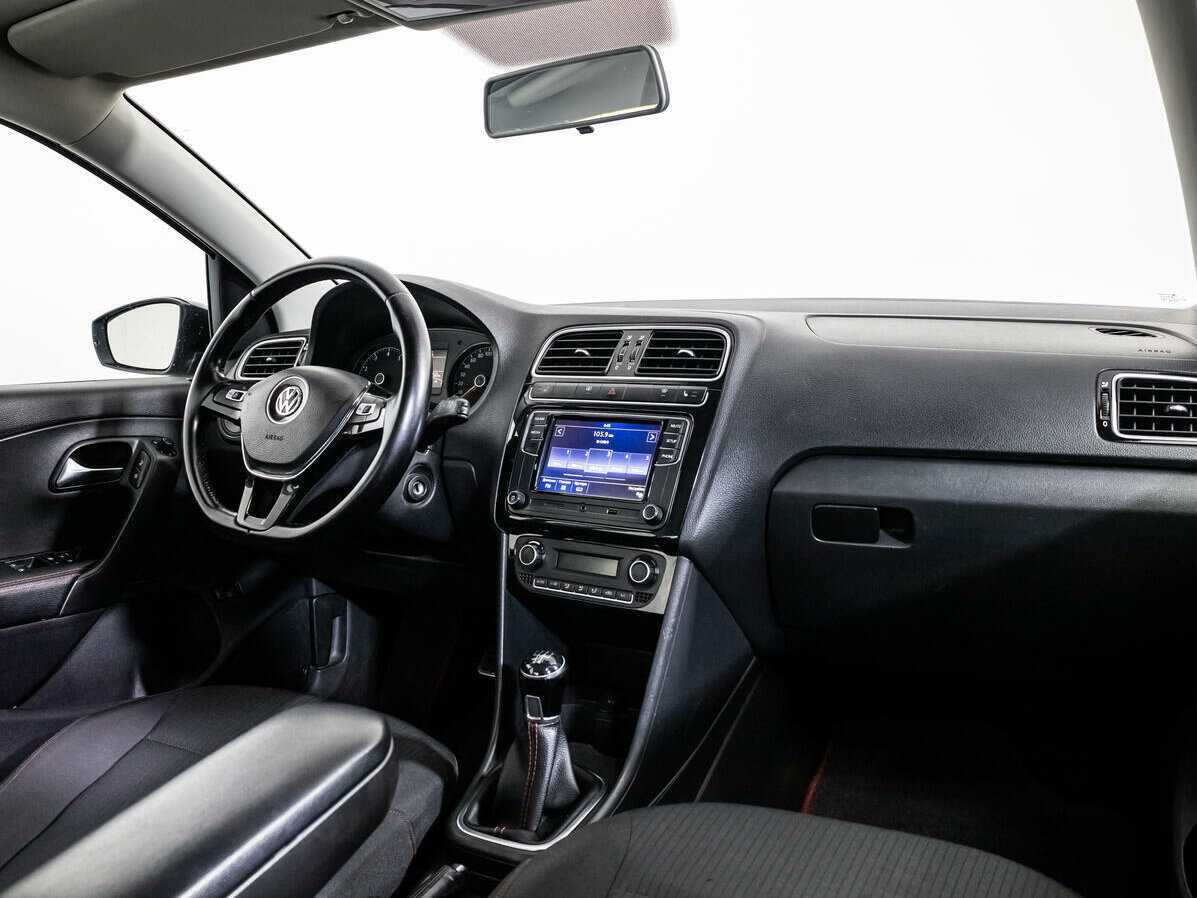 Купить Volkswagen Polo с пробегом. Фото: #8