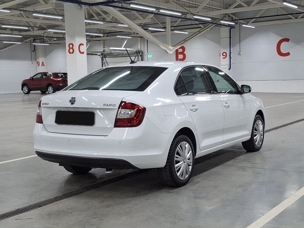 Купить Skoda Rapid с пробегом. Фото: #4
