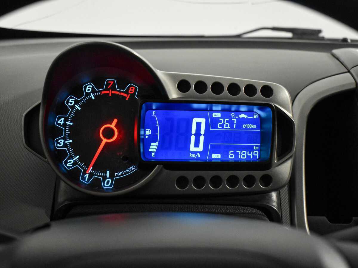 Купить Chevrolet Aveo с пробегом. Фото: #17