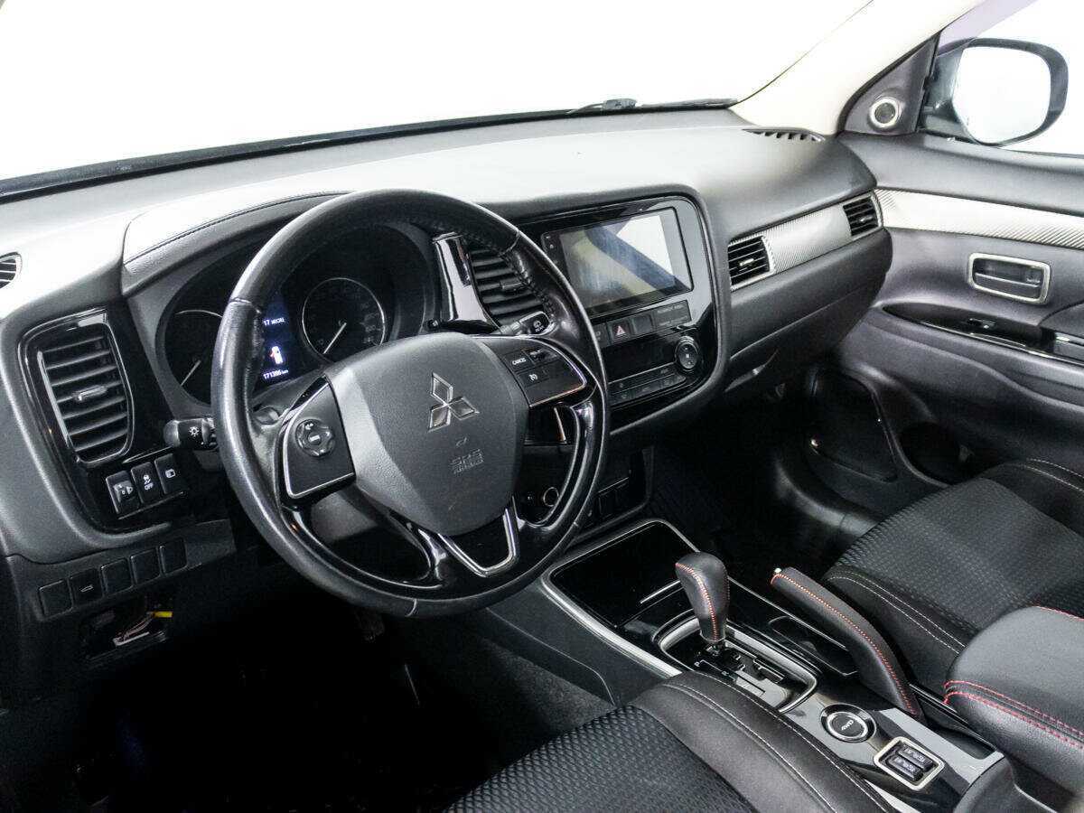 Купить Mitsubishi Outlander с пробегом. Фото: #10