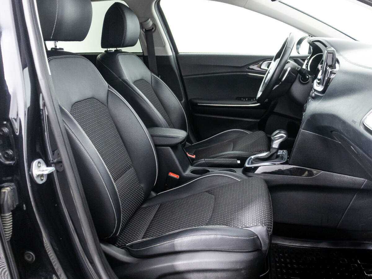 Купить Kia Ceed с пробегом. Фото: #14