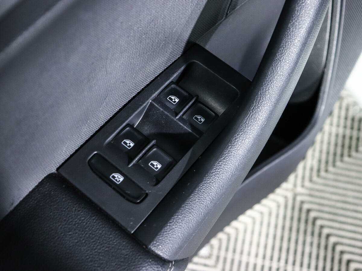 Купить Skoda Rapid с пробегом. Фото: #12