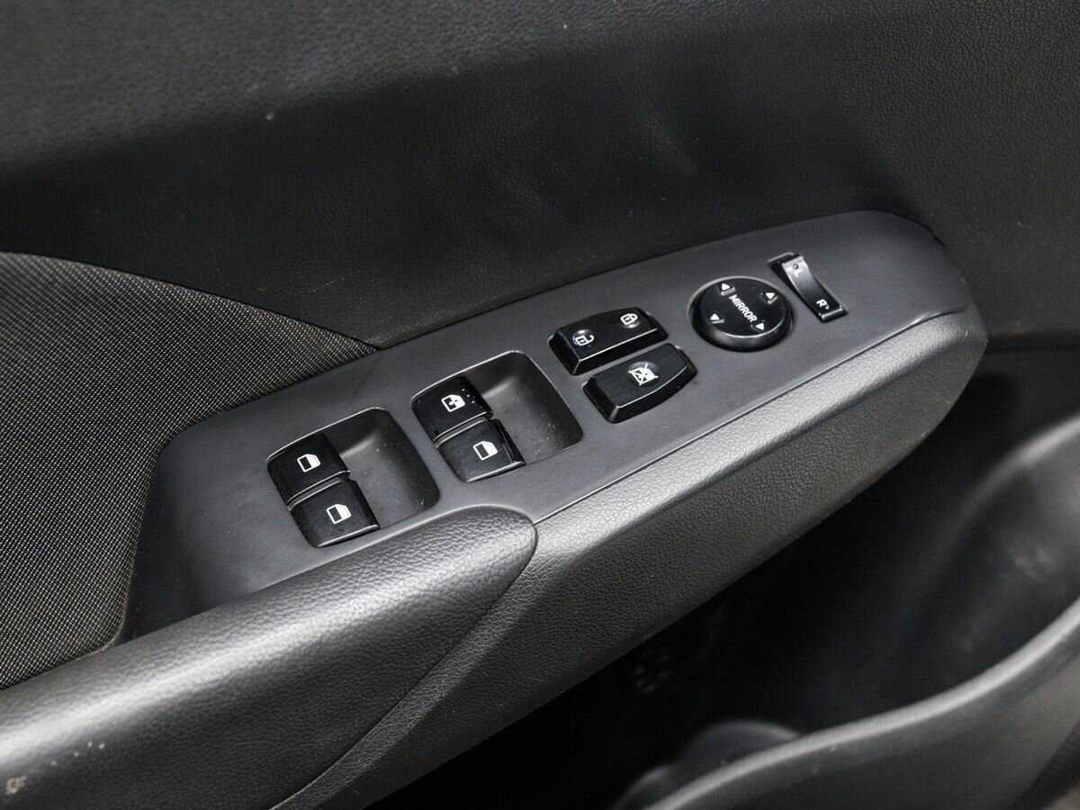 Купить Hyundai Solaris с пробегом. Фото: #15