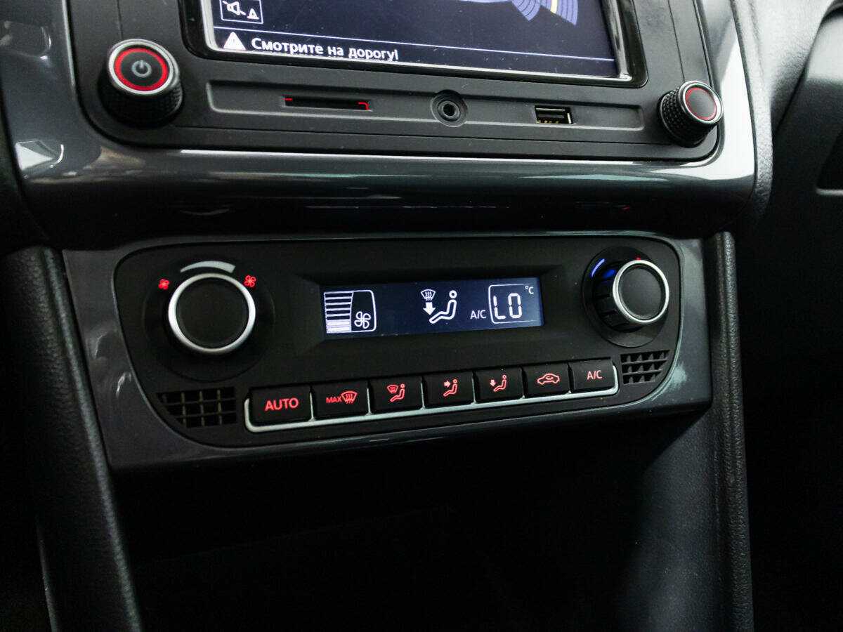 Купить Volkswagen Polo с пробегом. Фото: #15