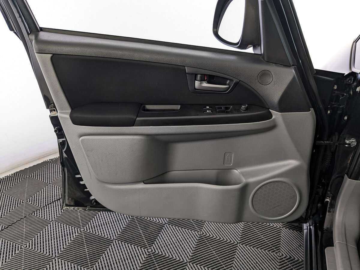 Купить Suzuki SX4 с пробегом. Фото: #14